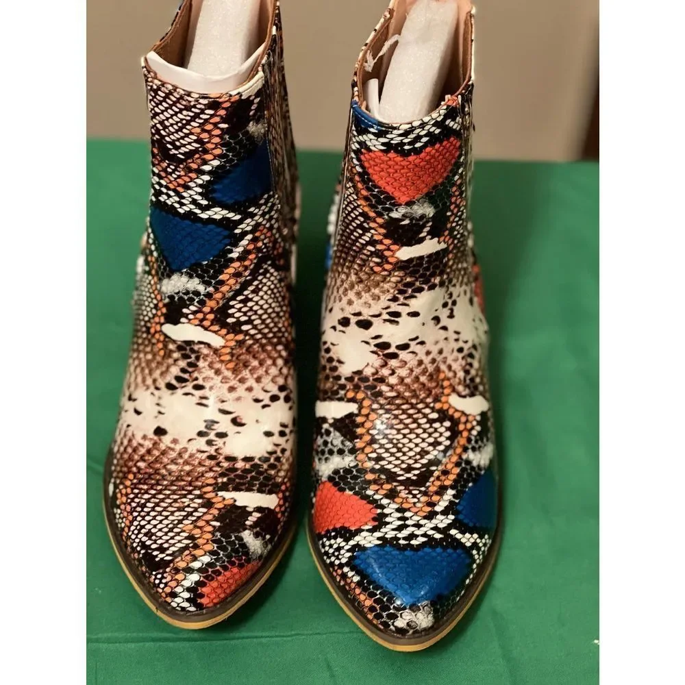 Chase + Chloe Lolo-1 Western ankle boots size 6.5